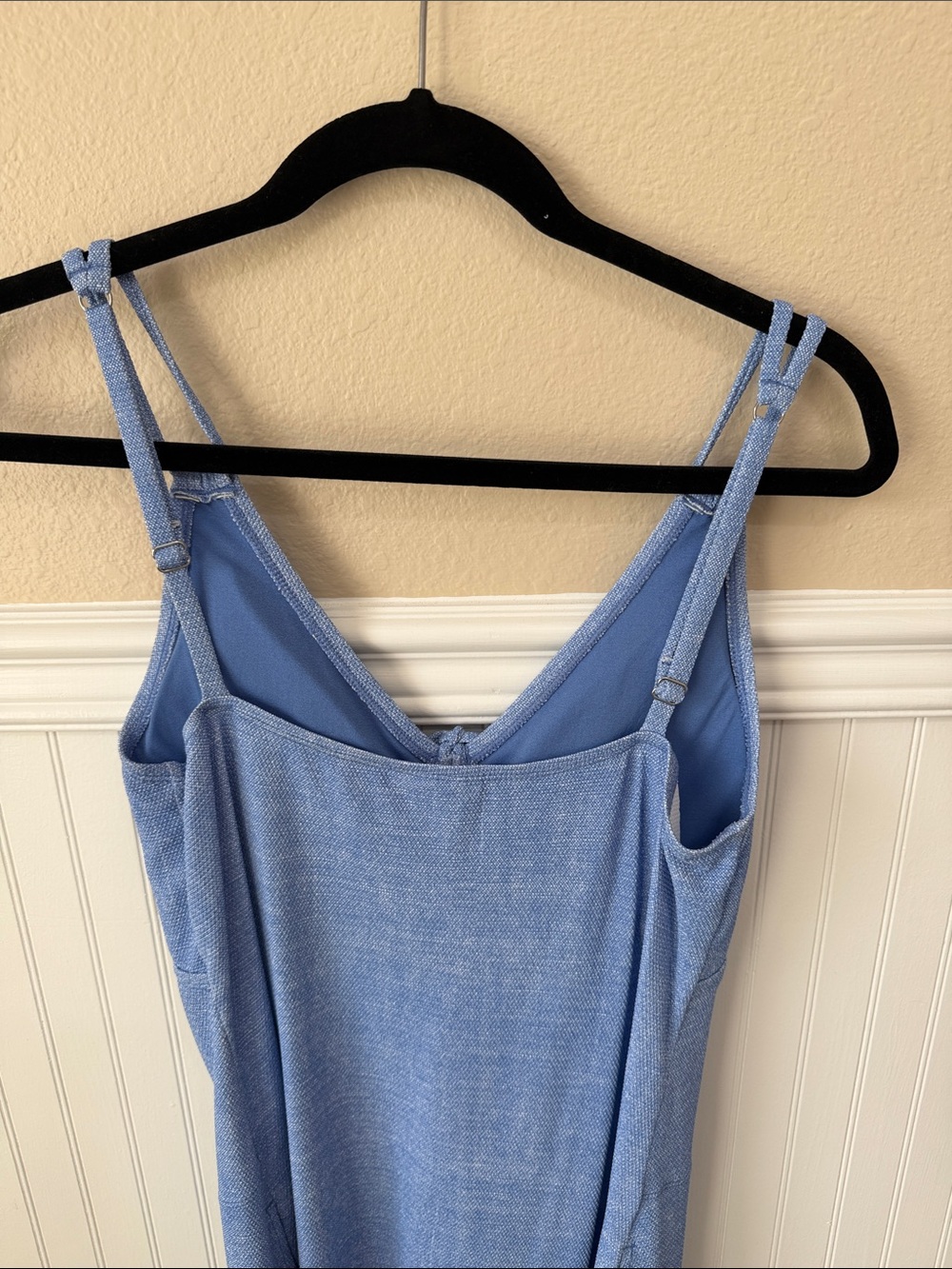 Tommy Bahama Light Blue Spaghetti-Strap Tie-Front Mini Dress w/pockets, Medium. - Picture 5 of 8